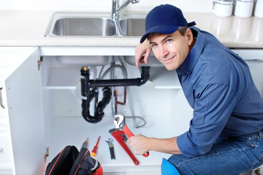 Homeowners: What to Ask When Hiring a Local Plumber in Oakland
