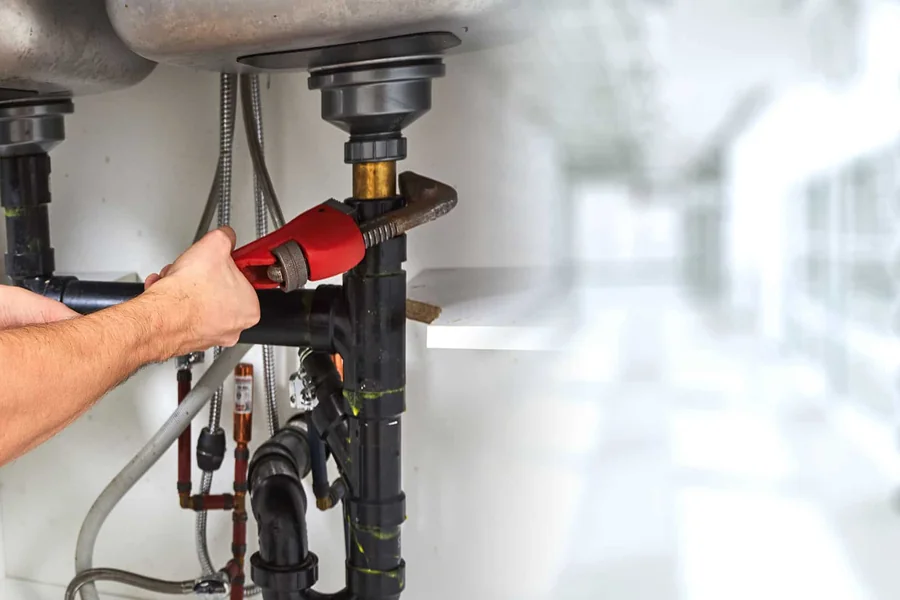 Emergency Plumber vs Standard Plumber: Which Should You Call First?